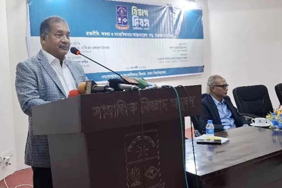 সরকারের সমালোচনা অপরাধ নয়, রাষ্ট্রের বিরুদ্ধে বলা অপরাধ : তথ্যমন্ত্রী